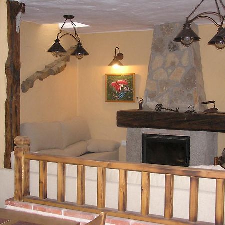 Hostal Rural Las Cuatro Calles San Martín del Pimpollar Exterior foto