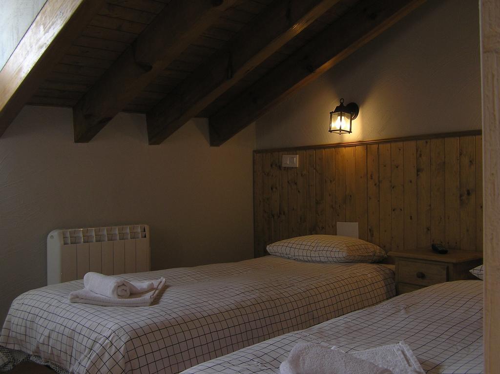 Hostal Rural Las Cuatro Calles San Martín del Pimpollar Exterior foto
